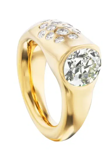 Uniform Object Diamond Cluster Battery Ring | Thumbnail 4