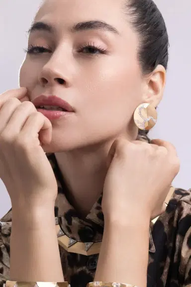 ARUNASHI Diamond Enigma Button Earrings | Thumbnail 3