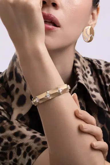 ARUNASHI Diamond Oval Enigma Cuff Bracelet | Thumbnail 4 ARUNASHI Diamond Oval Enigma Cuff Bracelet | Thumbnail 4