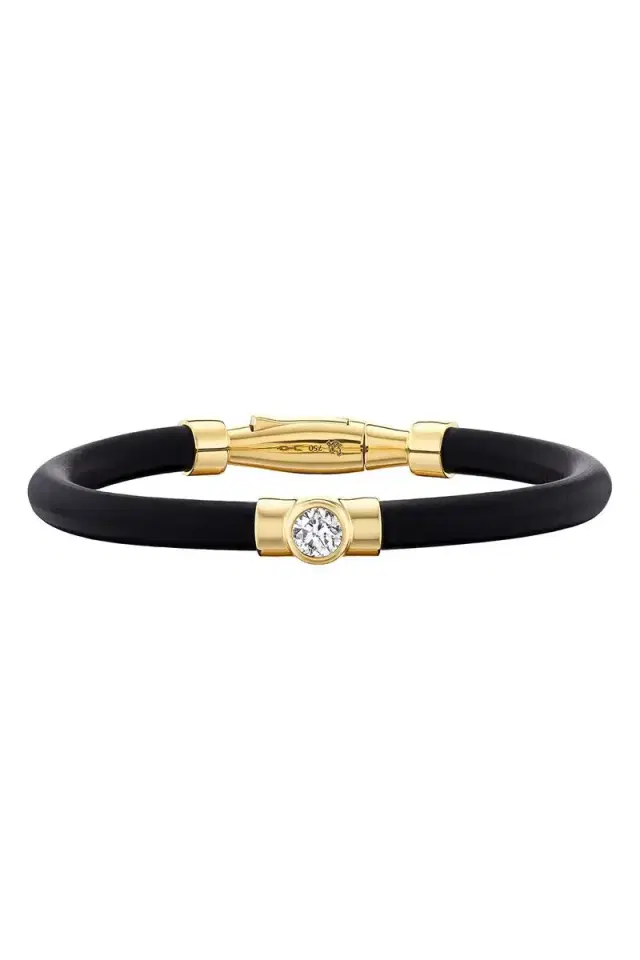 Uniform Object Diamond Round Carbon Torque Bracelet