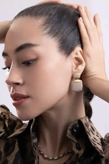 ARUNASHI Diamond Square Earrings | Thumbnail 3