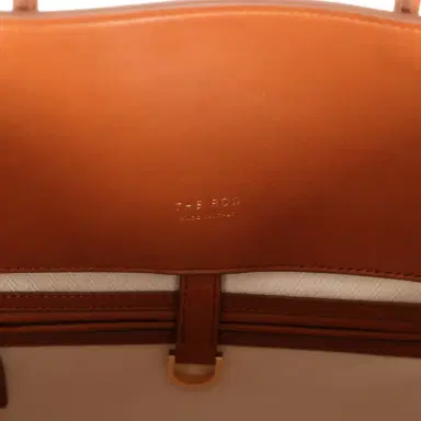 The Row The Row Soft Margaux 15 Bag Cuir Saddle Leather Gold Hardware | Thumbnail 7 The Row The Row Soft Margaux 15 Bag Cuir Saddle Leather Gold Hardware | Thumbnail 7