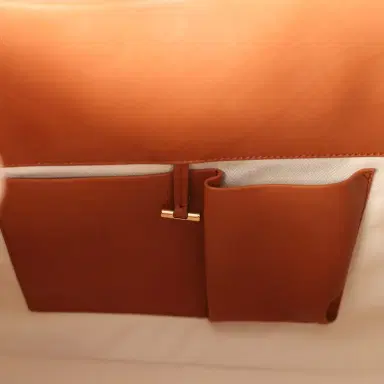 The Row The Row Soft Margaux 15 Bag Cuir Saddle Leather Gold Hardware | Thumbnail 8 The Row The Row Soft Margaux 15 Bag Cuir Saddle Leather Gold Hardware | Thumbnail 8