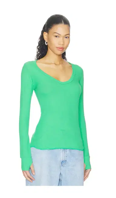 Michael Lauren Otis Long Sleeve Fitted V-neck | Thumbnail 2
