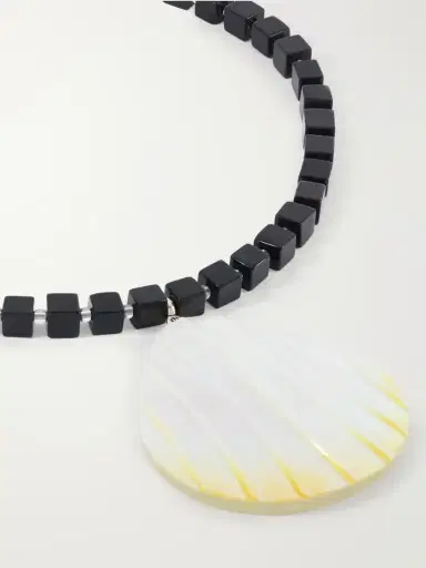 Julietta Oro Rhodium-plated, Shell And Onyx Necklace | Thumbnail 4