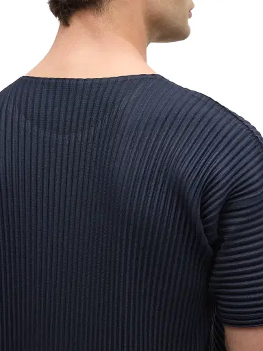 Homme Plissé Issey Miyake Men's Basics Pleated Crewneck T-Shirt - Navy - Size Large | Thumbnail 6 Homme Plissé Issey Miyake Men's Basics Pleated Crewneck T-Shirt - Navy - Size Large | Thumbnail 6