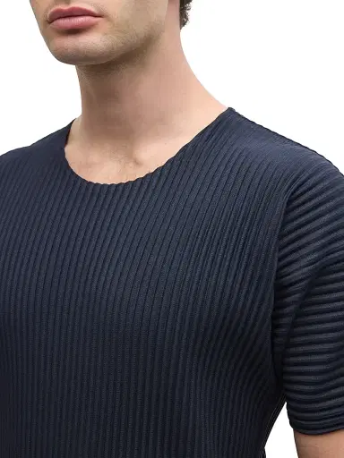 Homme Plissé Issey Miyake Men's Basics Pleated Crewneck T-Shirt - Navy - Size Large | Thumbnail 7 Homme Plissé Issey Miyake Men's Basics Pleated Crewneck T-Shirt - Navy - Size Large | Thumbnail 7