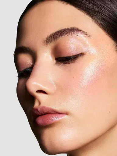 Dolce & Gabbana Glazelighter Glowpalescent All Over Highlighter | Thumbnail 4 Dolce & Gabbana Glazelighter Glowpalescent All Over Highlighter | Thumbnail 4