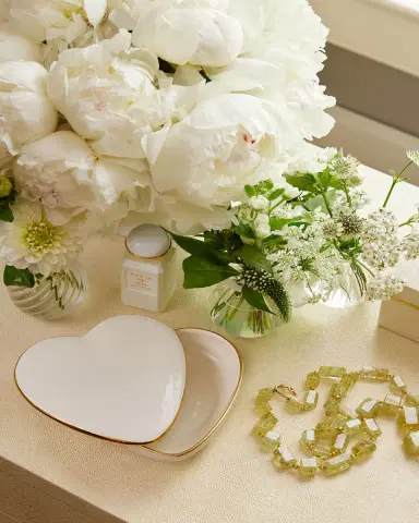 AERIN Cream Heart Box | Thumbnail 4