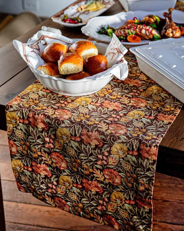 Juliska Willa Table Runner, 18" x 90"