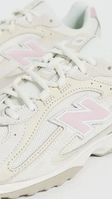 New Balance 204L Sneakers White/Pink M 4.5/ W 6 | Thumbnail 6 New Balance 204L Sneakers White/Pink M 4.5/ W 6 | Thumbnail 6