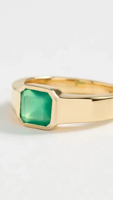 SHASHI Emerald Pinky Signet Ring Emerald | Thumbnail 4
