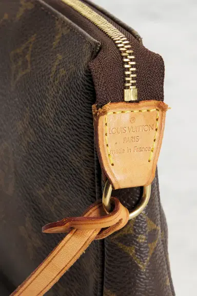 FWRD Renew Louis Vuitton Monogram Pochette Accessoires Shoulder Bag | Thumbnail 5