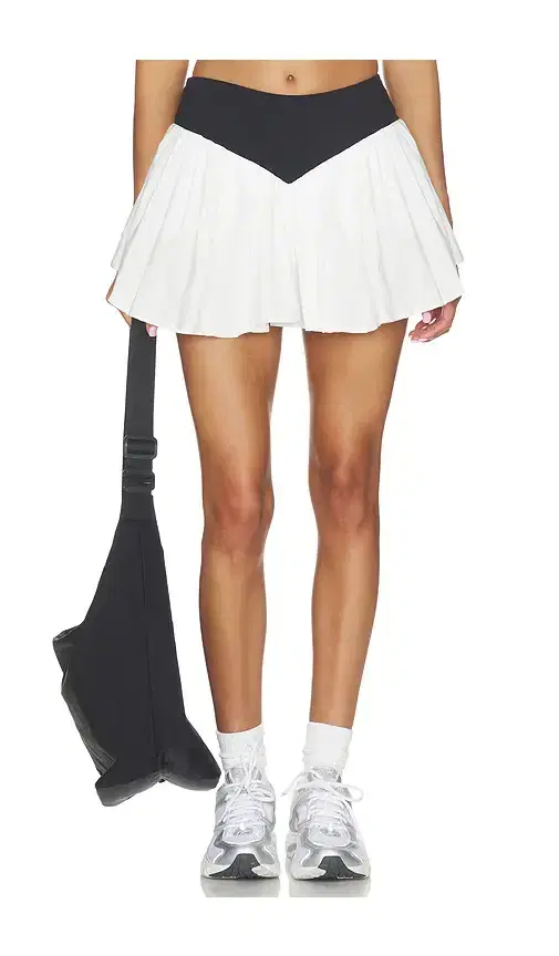 Nubyen Ba?os Tennis Pleated Skort