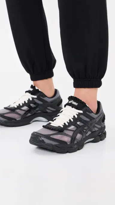 Asics Asics X Griff Gel-Cumulus 16 by Griff Sneakers Black/Black M 6/ W 7.5 | Thumbnail 3 Asics Asics X Griff Gel-Cumulus 16 by Griff Sneakers Black/Black M 6/ W 7.5 | Thumbnail 3