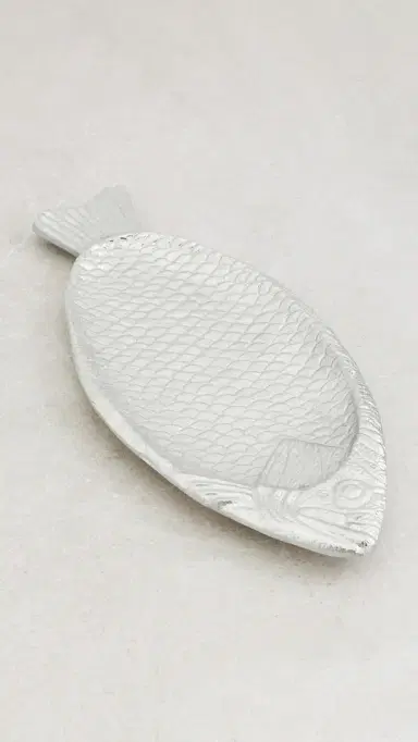 The Favorites Aluminum Fish Platter N/A One Size | Thumbnail 4