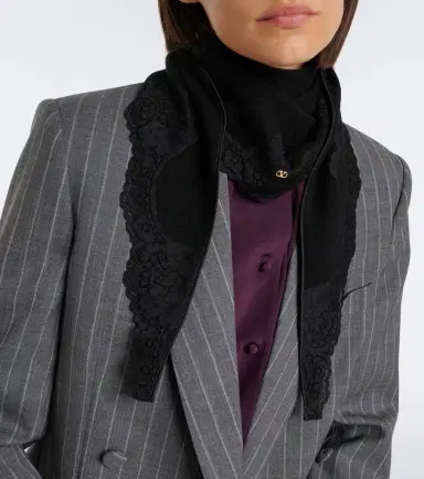 Valentino VLogo cashmere lace-trimmed scarf | Thumbnail 4 Valentino VLogo cashmere lace-trimmed scarf | Thumbnail 4