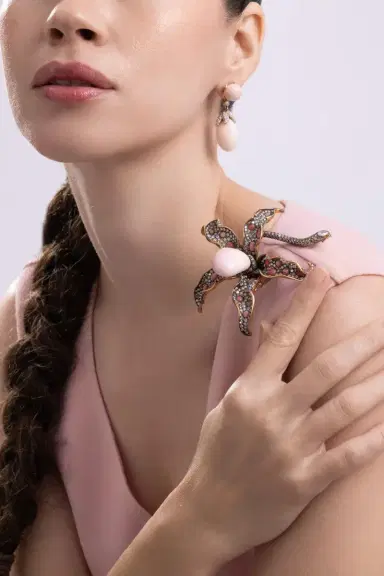 CICADA Conch Pearl Diamond Flower Brooch | Thumbnail 2