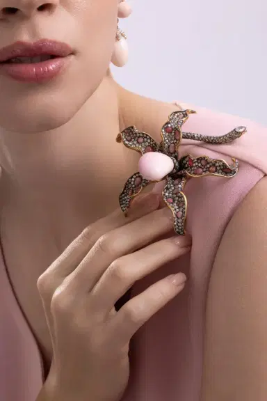 CICADA Conch Pearl Diamond Flower Brooch | Thumbnail 3