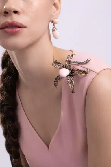 CICADA Conch Pearl Diamond Flower Brooch | Thumbnail 4