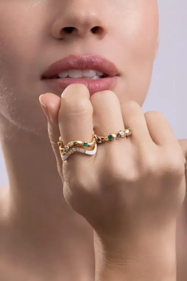 CICADA Diamond Emerald Wave Band Ring