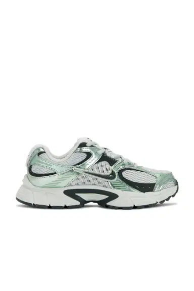 Nike V5 RNR Reflective Accent Sneaker | Thumbnail 1