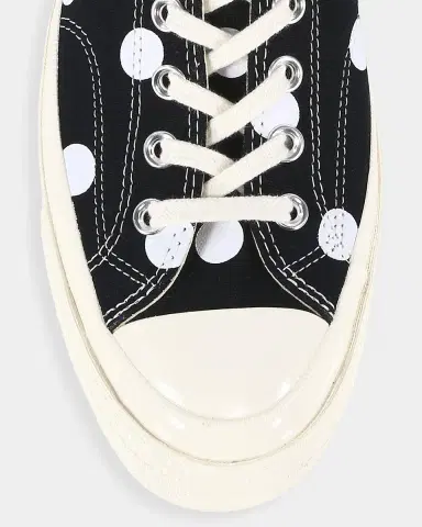 Comme des Garçons Comme des Garçons Play x Converse Polka Dot Low-Top Sneakers | Thumbnail 3 Comme des Garçons Comme des Garçons Play x Converse Polka Dot Low-Top Sneakers | Thumbnail 3