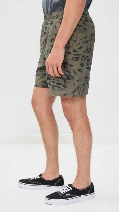 Carhartt WIP Travon Shorts 6 Duck Feather Print | Thumbnail 5