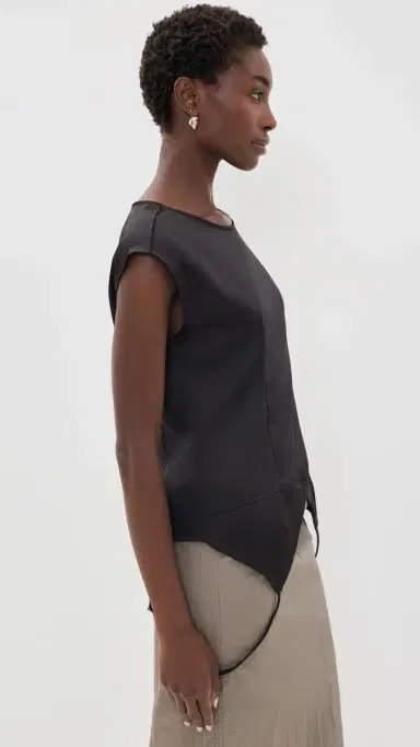 MEIMEIJ Sleeveless Satin Top with Bottom V Slit Nero | Thumbnail 4 MEIMEIJ Sleeveless Satin Top with Bottom V Slit Nero | Thumbnail 4