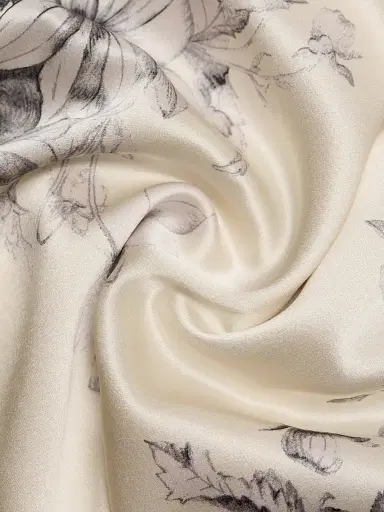 Cinq à Sept Women's Antonella Floral Slip Gown - Gardenia Black | Thumbnail 7