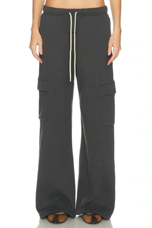 Fear of God ESSENTIALS Cargo Relaxed Sweatpant