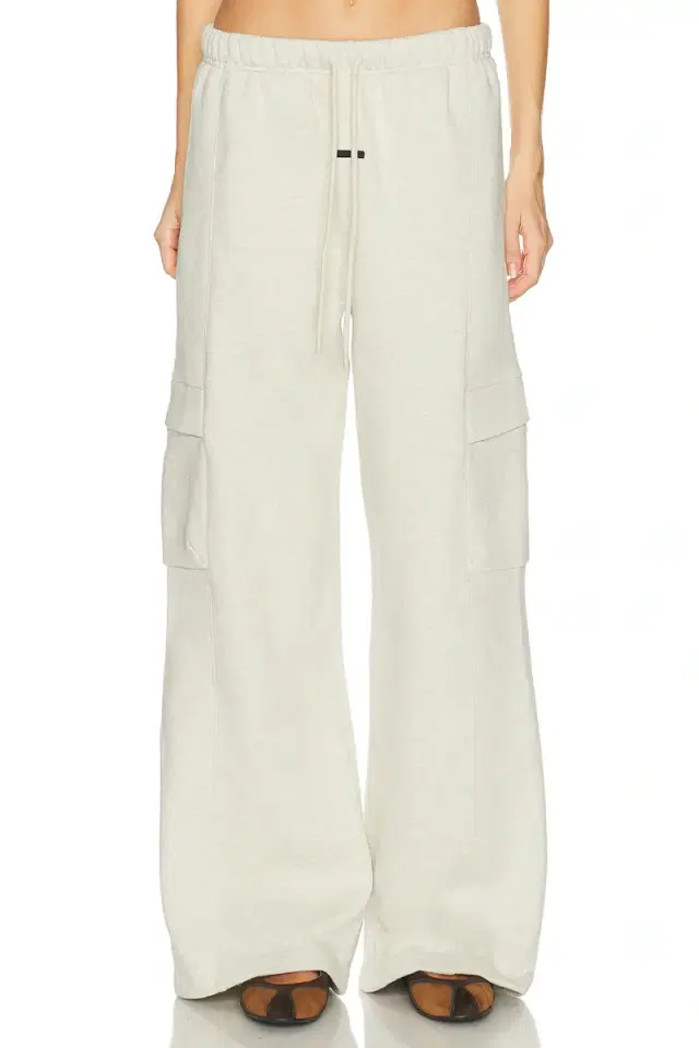 Fear of God ESSENTIALS Cargo Relaxed Sweatpant