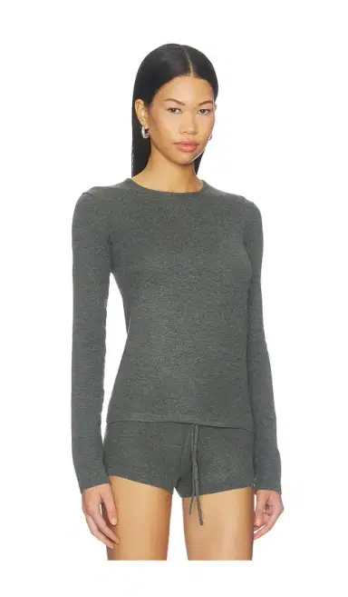Fear of God Essentials Slim Long Sleeve Tee | Thumbnail 2 Fear of God Essentials Slim Long Sleeve Tee | Thumbnail 2