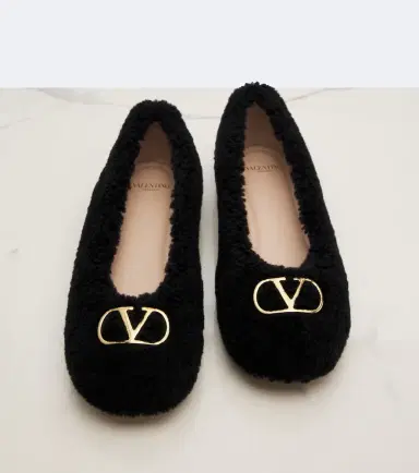 Valentino Garavani VLogo teddy ballet flats | Thumbnail 3 Valentino Garavani VLogo teddy ballet flats | Thumbnail 3