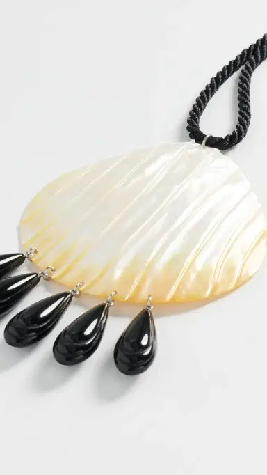 Julietta Iris Necklace Black/Pearl | Thumbnail 4 Julietta Iris Necklace Black/Pearl | Thumbnail 4
