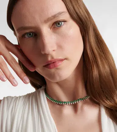 Kamyen 18kt white gold and enamel choker with emeralds | Thumbnail 4