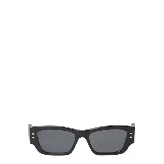 Fendi The FF logo, a symbol of the brand since 1965, becomes