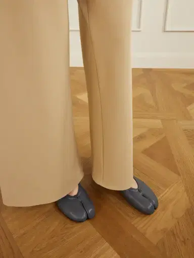 Maison Margiela Tabi Split-toe Textured Leather Ballet Flats | Thumbnail 2