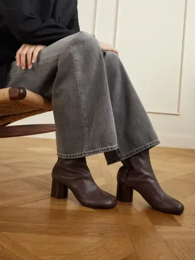 Maison Margiela Tabi Leather Ankle Boots | Thumbnail 2 Maison Margiela Tabi Leather Ankle Boots | Thumbnail 2