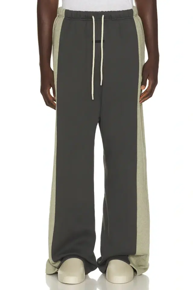 Fear of God ESSENTIALS Panelled Lounge Pant
