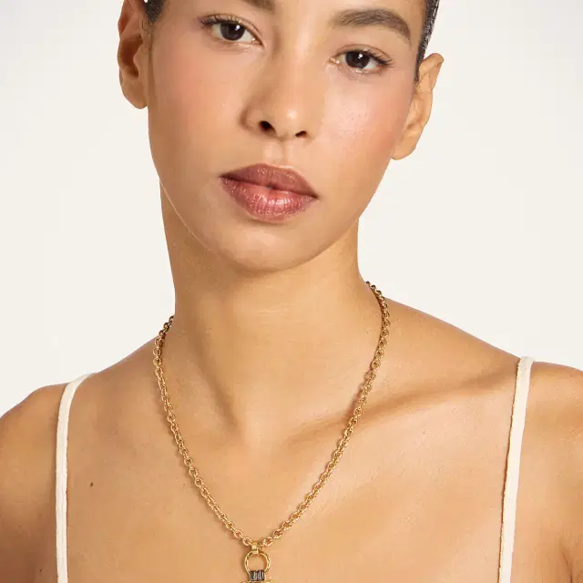 La DoubleJ Mini Shen Loop Necklace