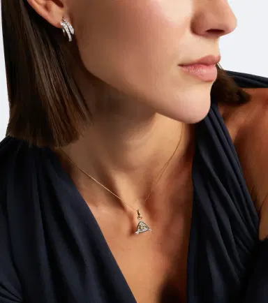 Foundrae Resilience Blossoms 18kt gold pendant with diamonds | Thumbnail 5 Foundrae Resilience Blossoms 18kt gold pendant with diamonds | Thumbnail 5
