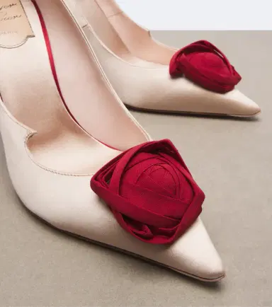 Roger Vivier Rose Vivier floral-appliqué satin pumps | Thumbnail 4