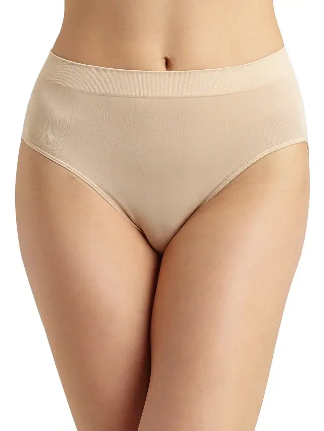 Wacoal Women's B-Smooth Hi-Cut Brief - Sand