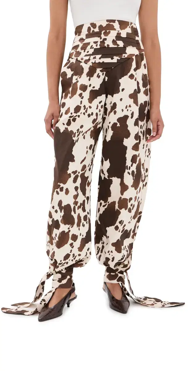 By Efrain Mogollon Ola Jeans Cow Print