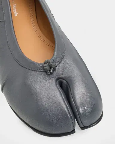 Maison Margiela Tabi Leather Ballerina Flats | Thumbnail 5 Maison Margiela Tabi Leather Ballerina Flats | Thumbnail 5