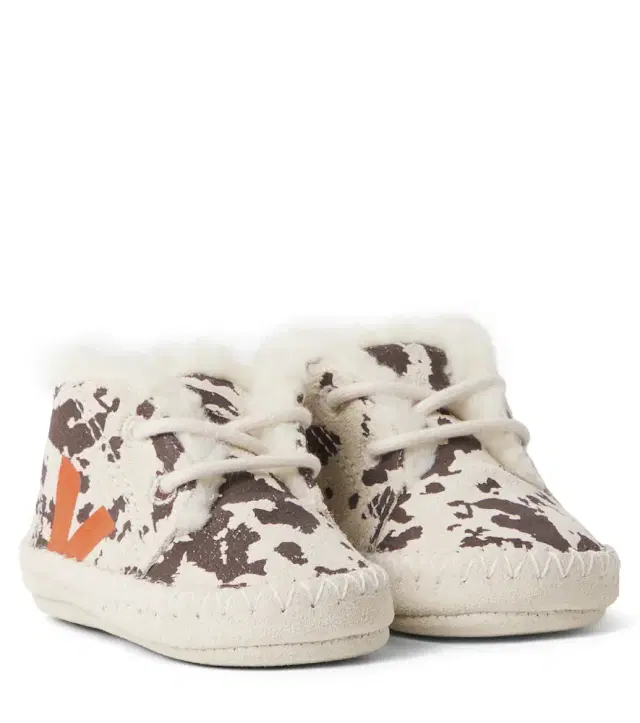 Veja Kids Baby Light ZZ printed leather booties