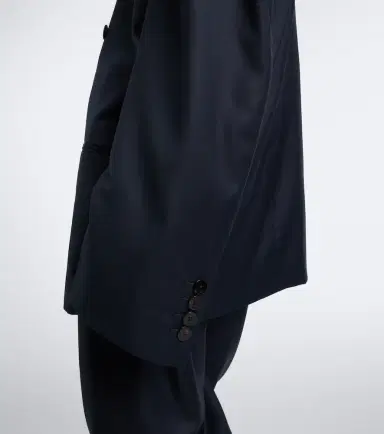 Gucci Double-breasted oversized wool blazer | Thumbnail 3 Gucci Double-breasted oversized wool blazer | Thumbnail 3