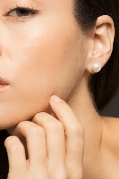 BAGGINS Akoya Pearl Round Stud Earrings - White Gold - 5.5mm | Thumbnail 3 BAGGINS Akoya Pearl Round Stud Earrings - White Gold - 5.5mm | Thumbnail 3