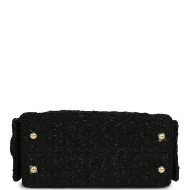 Chanel Chanel Mini 25 Hobo Bag Black Tweed Bouclé Gold Hardware | Thumbnail 6 Chanel Chanel Mini 25 Hobo Bag Black Tweed Bouclé Gold Hardware | Thumbnail 6
